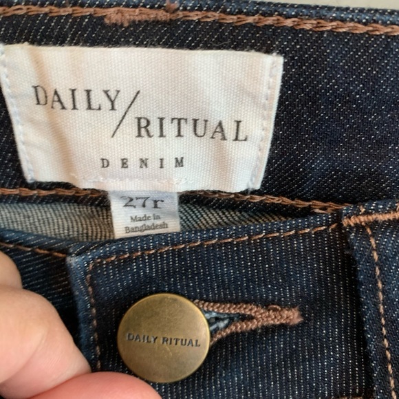 Mid-Rise Skinny Jeans (27R) - Picture 11 of 11